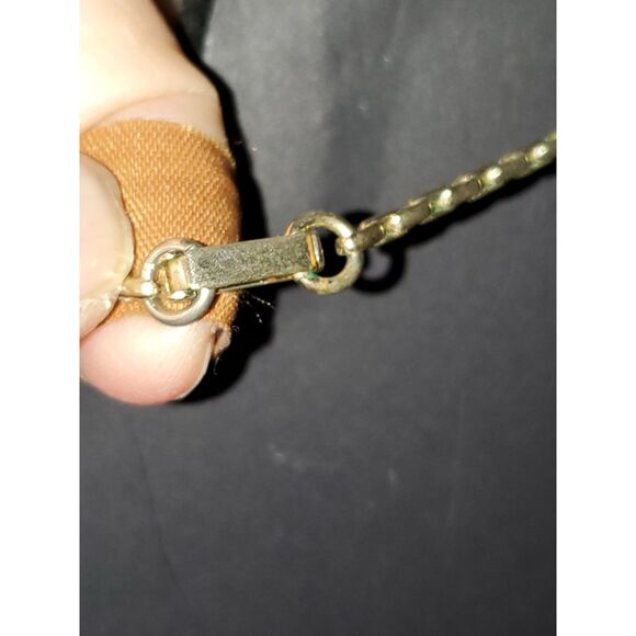 A Vintage Milk Glass Cabochon Choker Necklace Cottage Core Career Classic - Picture 6 of 9